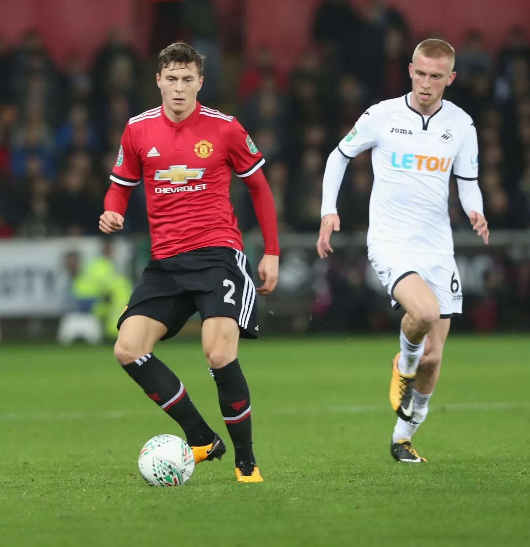 續展現他的 續展現他的